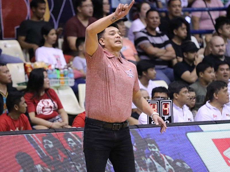 Aries Dimaunahan lines up for UST coaching vacancy