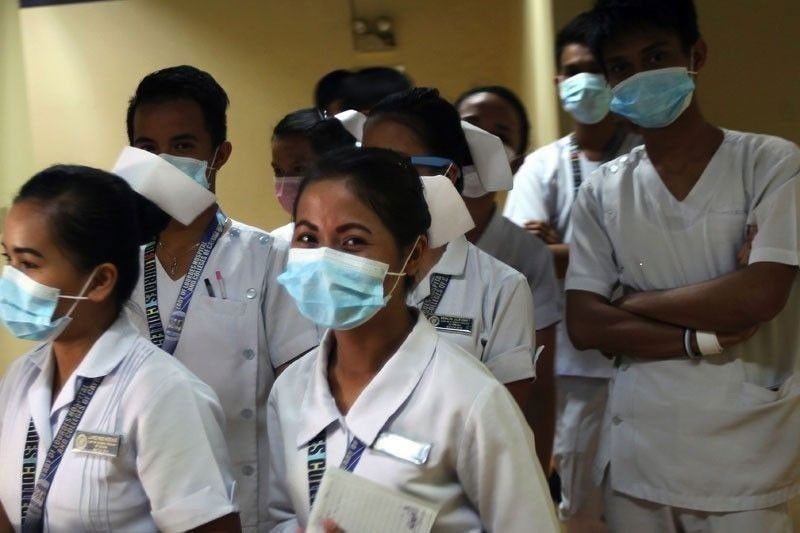 Deployment ban sa nurses inalis na ni Duterte