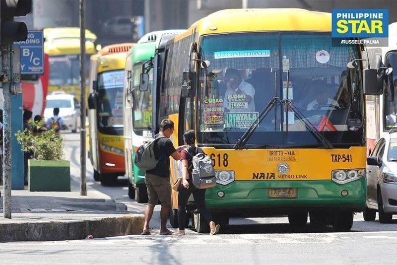 EDSA busway system to go cashless â�� DOTr