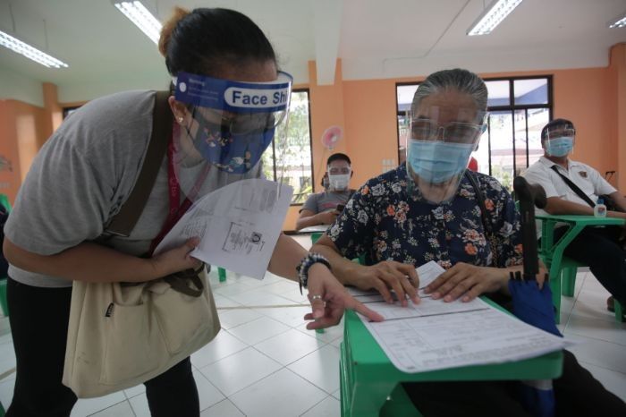 Comelec looking into mail-in voting for senior citizens, PWDs for 2022