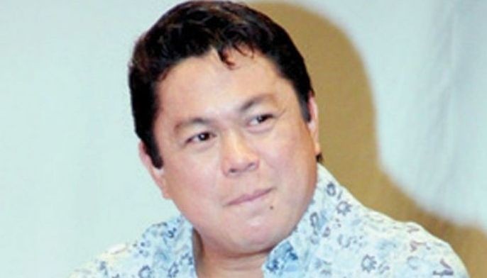 Dennis, wish makatrabaho si Julia
