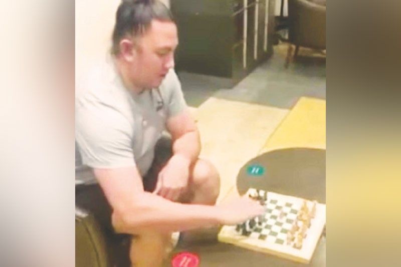 Beau Belga kinalaban ang sarili sa chess