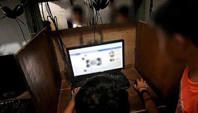 Cops: Kids barred from internet cafes
