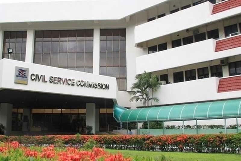 Palace backs online civil service exam