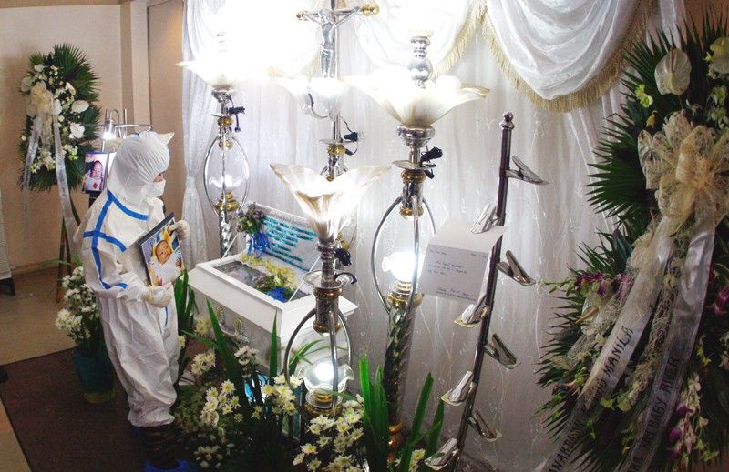 No grieving in peace for detainee at babyâ��s wake