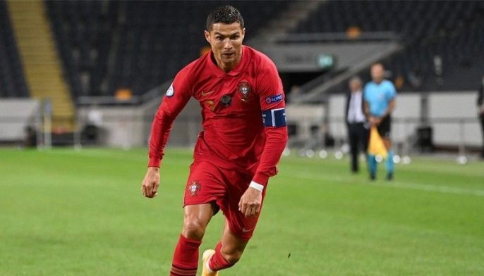 Ronaldo, Johnson test positive as coronavirus surge hits sports