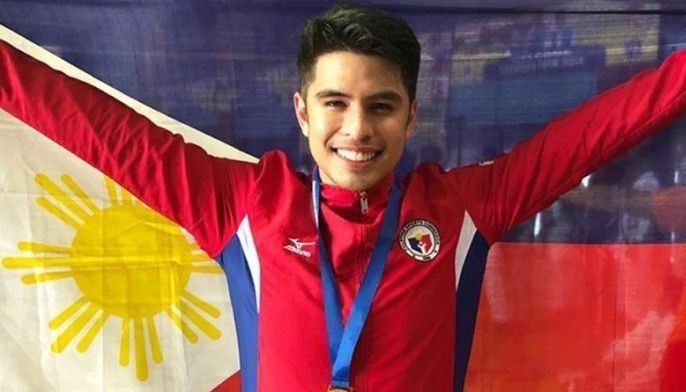 De Los Santos kakapit sa no. 1 world ranking