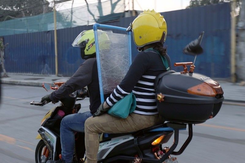 Barriers to be required for motorcycle taxis