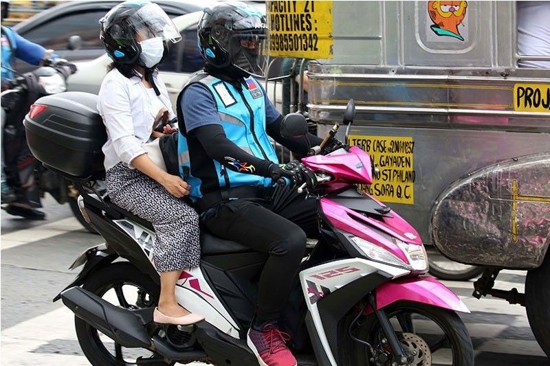 Motorcycle taxis pinayagan na ng IATF