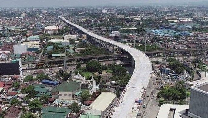 Villar lauds DPWH team for Skyway Stage 3 completion