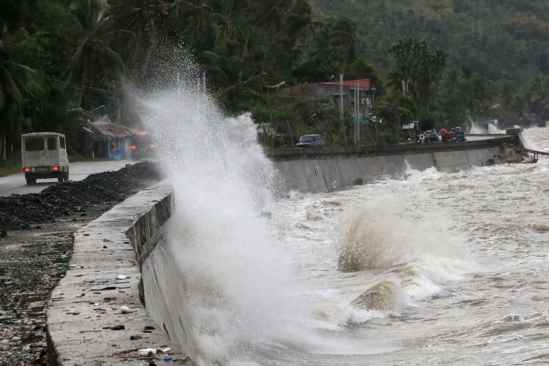 6,000 cops deployed to clear debris, search and rescue operations ...