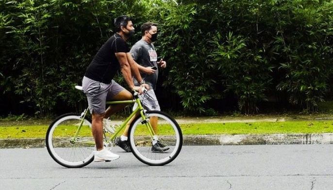 Jolas wants to ride his bicycle