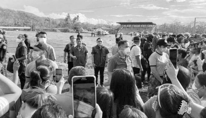 Duterte nag-aerial inspection sa sinalanta ni 'Rolly'