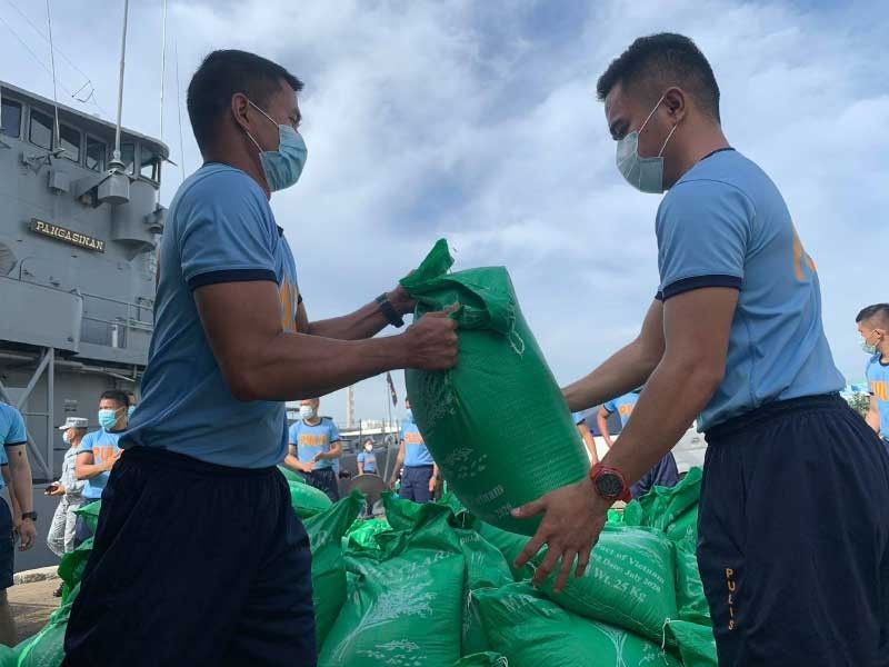 PRO-7 delivers first batch of relief assistance to Bicol