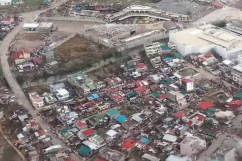 Palace: Typhoon relief being brought to Catanduanes by air, sea