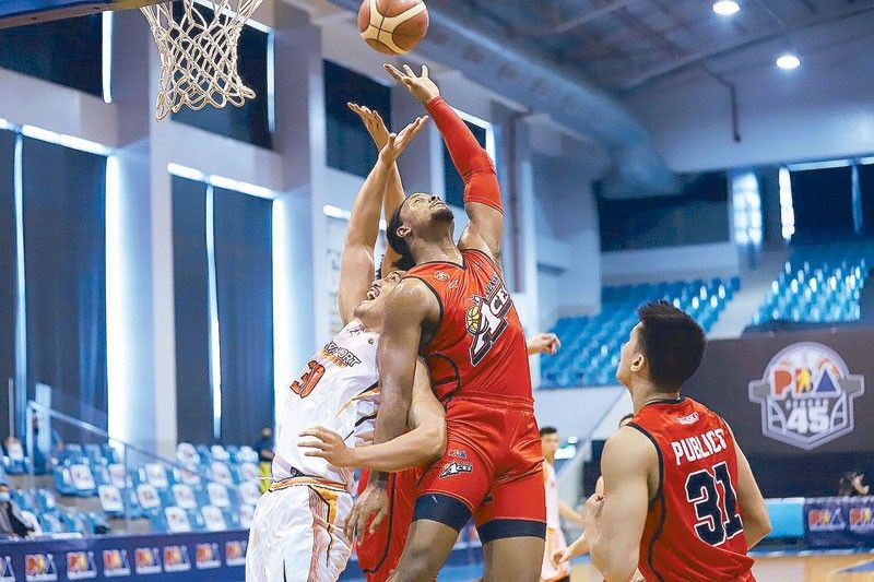 NLEX keeps run; Alaska advances