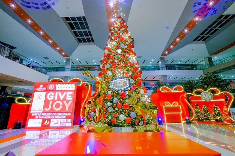 Itâs Christmas time at SM as festivities abound until December