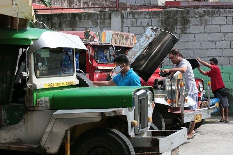 816 traditional jeepneys papasada na rin sa Metro Manila