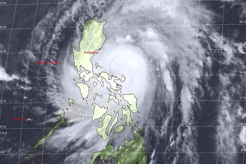 Heavy rains expected even as â��Ulyssesâ�� moves away from Luzon