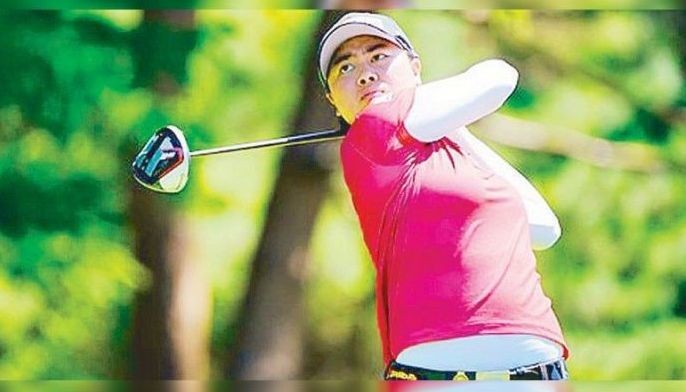 Fiery Saso rebounds with solid 65, ties for lead