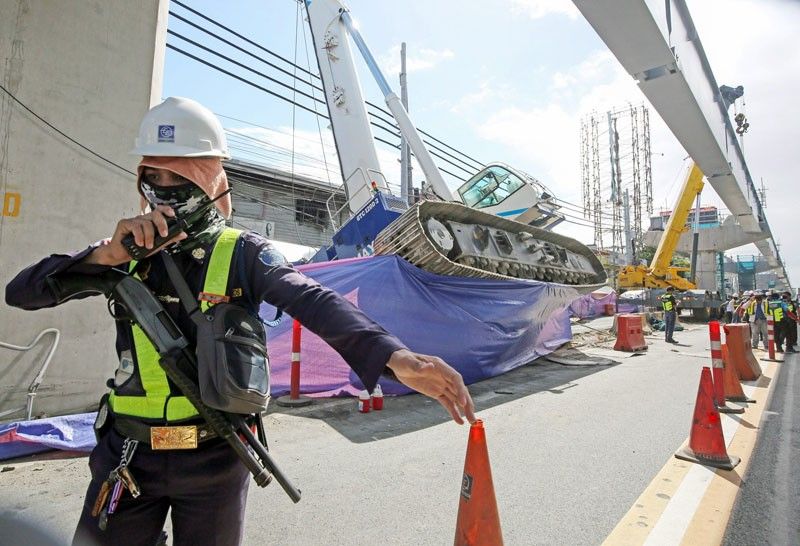 DOLE halts Skyway extension building after mishap