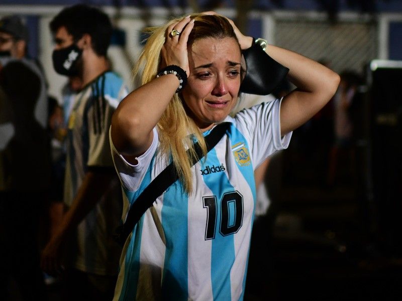 'Eternal' Maradona's death plunges Argentina, football into mourning