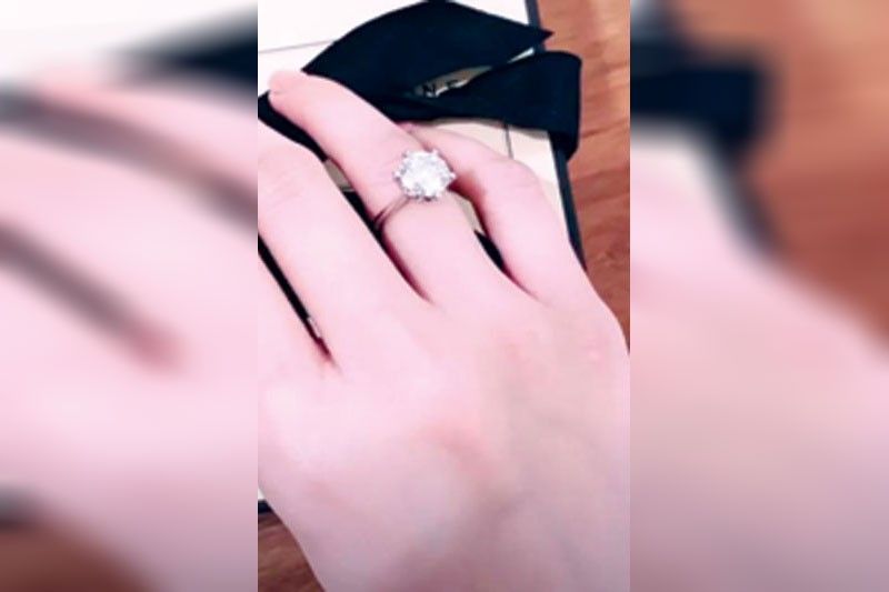 Jessy may suot nang engagement RING?!