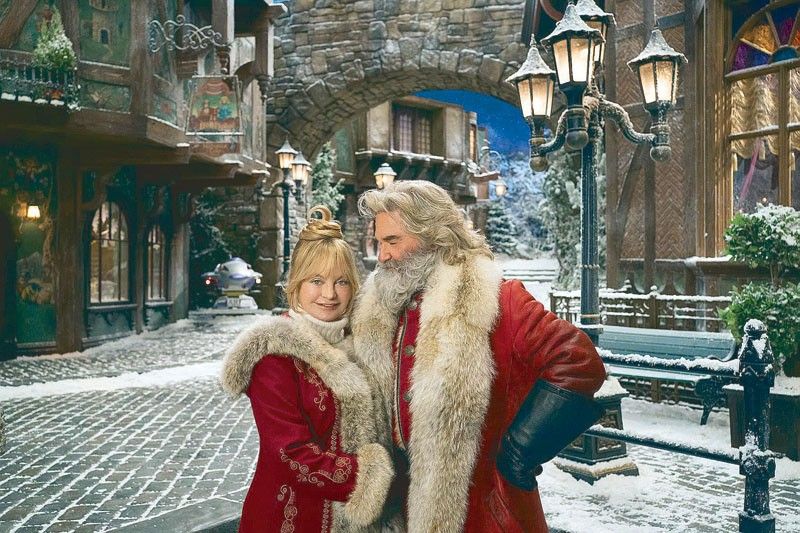 Kurt Russell & Goldie Hawn are â��couple goalsâ�� in The Christmas Chronicles 2