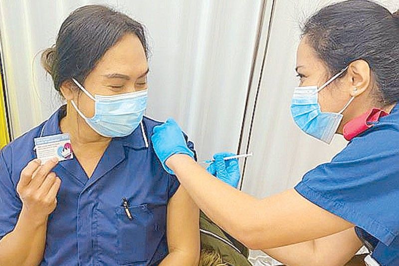 Pinoy nurse among first to be vaccinated in UK