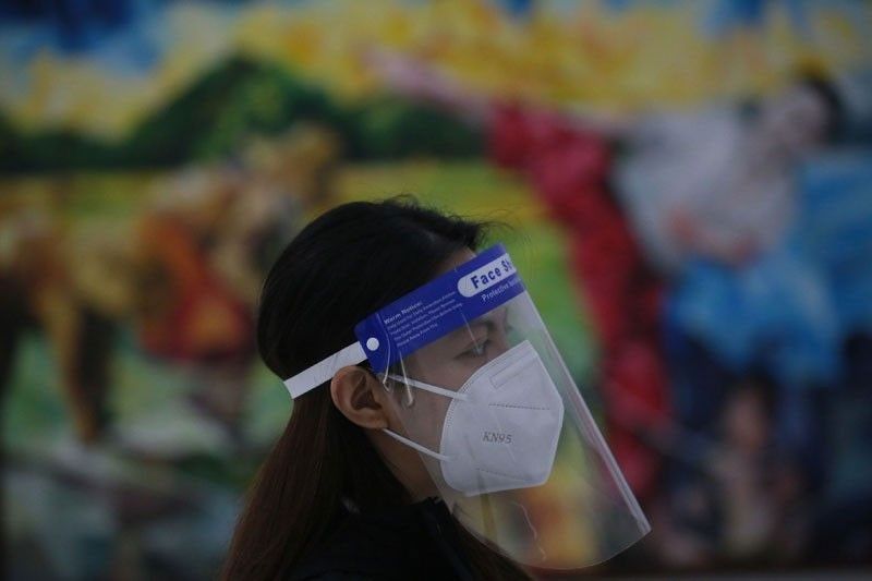 Face mask, face shield mandatory paglabas ng bahay