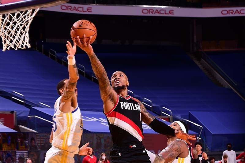 Lillard breaches 15K-point barrier as Blazers whip Warriors; Lakers repel Spurs