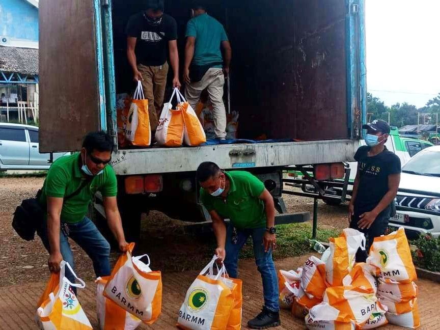 BARMM provides relief to displaced residents in Maguindanao
