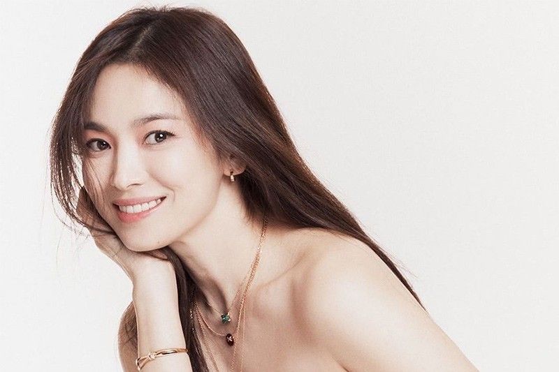 Song Hye Kyo Reunites With Descendants Of The Sun Writer For Lead Role Philstar Com