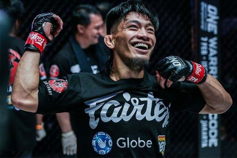 Pinoy fighter honors mom