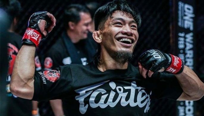 Pinoy fighter honors mom