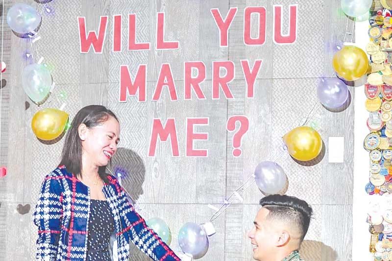 What a joy! Cebuana marathon star Tabal gets engaged to navy officer