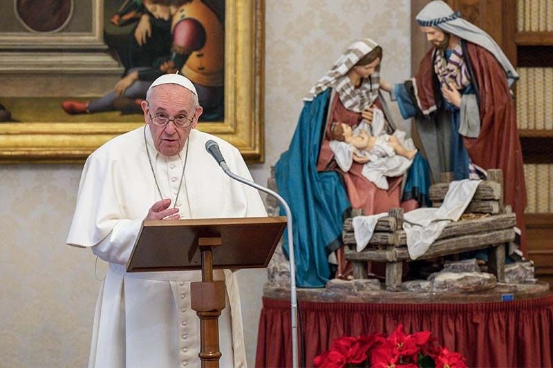 Pope Francis blesses an MLK Nike City Edition jersey from the Atlanta hawks  