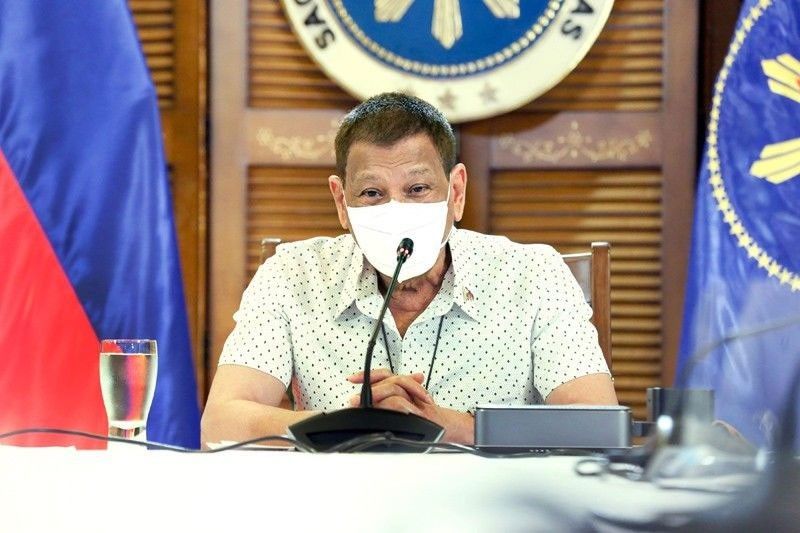 Duterte handang unang magpabakuna