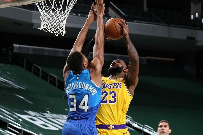 LeBron, Lakers survive Bucks, stay unscathed on the road
