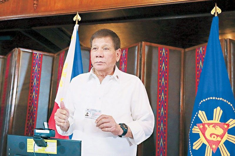 Duterte registers for national ID system