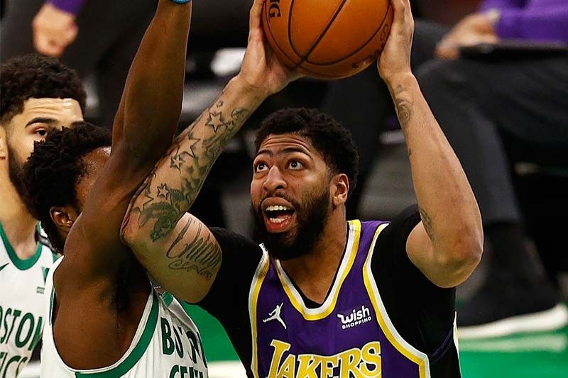 Lakers edge Celtics in thriller; Suns extend Mavs' losing streak
