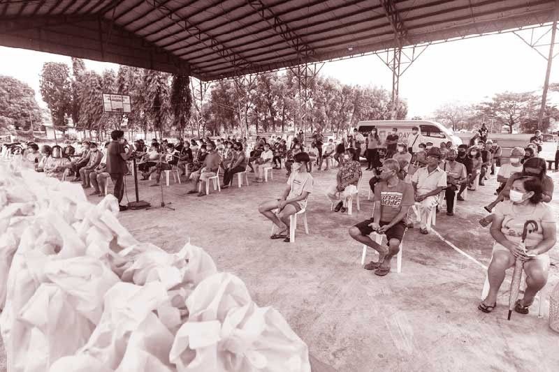 Libong biktima ng baha sa Negros Occidental, inayudahan