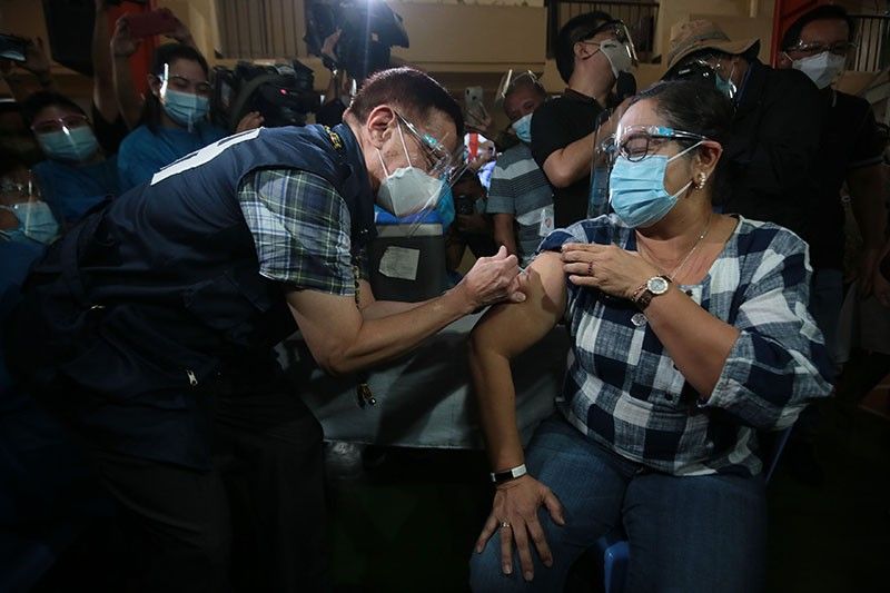 Coronavirus infections in Philippines climb to 538,995