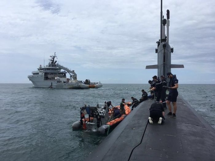 French submarine patrols South China Sea, likely angering Beijing