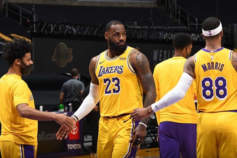 Lebron Lakers Escape Thunder Suns Outlast Bucks Philstar Com