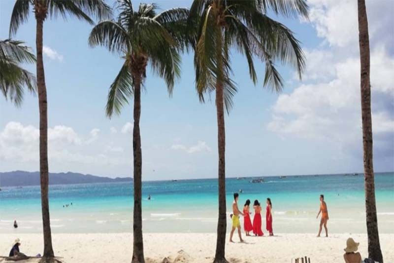 Real raps for Boracay tourists over fake COVID-19 test results