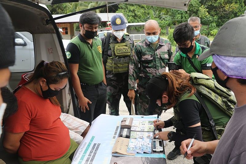 P1.3 million worth of shabu seized from couple, cohort in Maguindanao