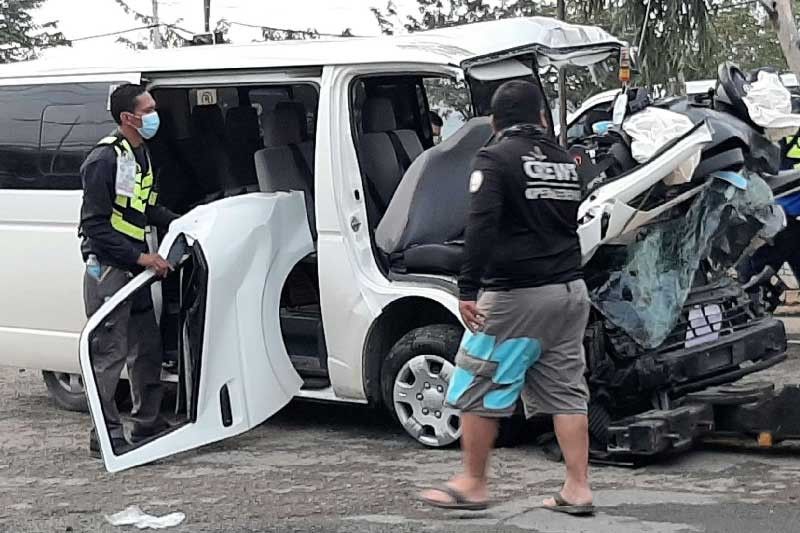 Driver dies in an early morning road accident