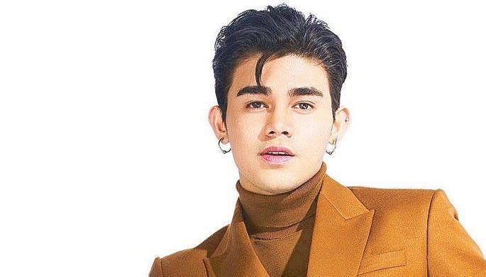 I&ntilde;igo earns praise from Air Supply