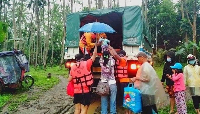 5,000 in evacuation sites, 4,200 stranded in ports due to 'Auring'